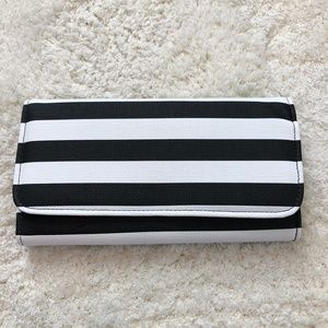 NEW! Kut from the Kloth Wallet